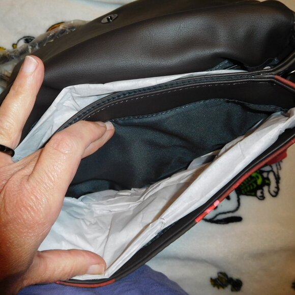 NWT SIMPLY VERA WANG GARRISON CROSSBODY RED ROSE BLOSSOM - Picture 9 of 15